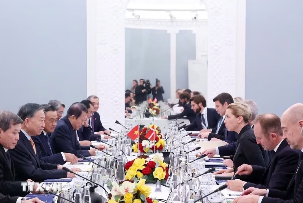 Le Vietnam et le Danemark élèvent leurs relations au rang de partenariat stratégique global