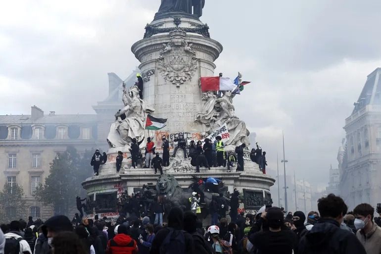 La France accélère les procédures judiciaires pour rétablir l'ordre après les émeutes