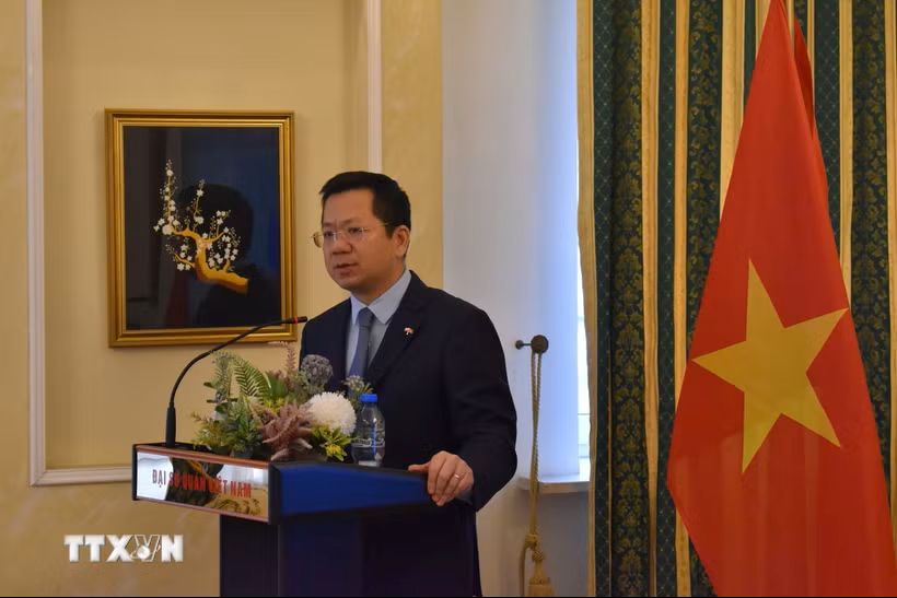 La visita del primer ministro polaco dará un nuevo impulso a las relaciones entre Vietnam y Polonia