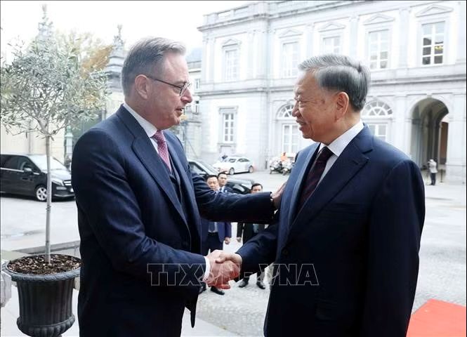 Upacara Penyambutan Sekjen sekaligus Presiden To Lam yang Melakukan Kunjungan Resmi ke Kerajaan Belgia