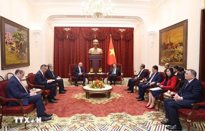Sekjen sekaligus Presiden Vietnam, To Lam Menerima Utusan Khusus Presiden Azerbaijan