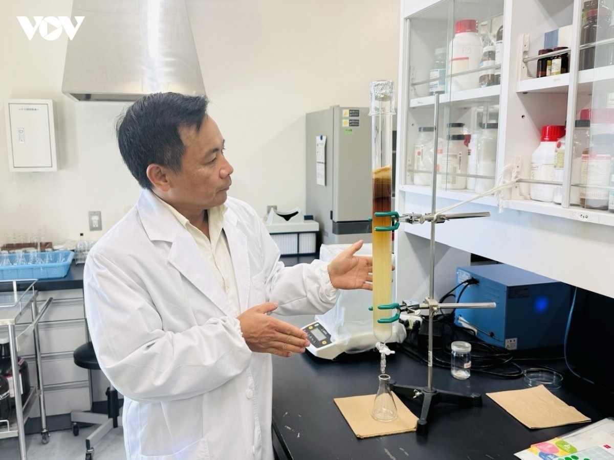 Un científico vietnamita, reconocido por Research.com