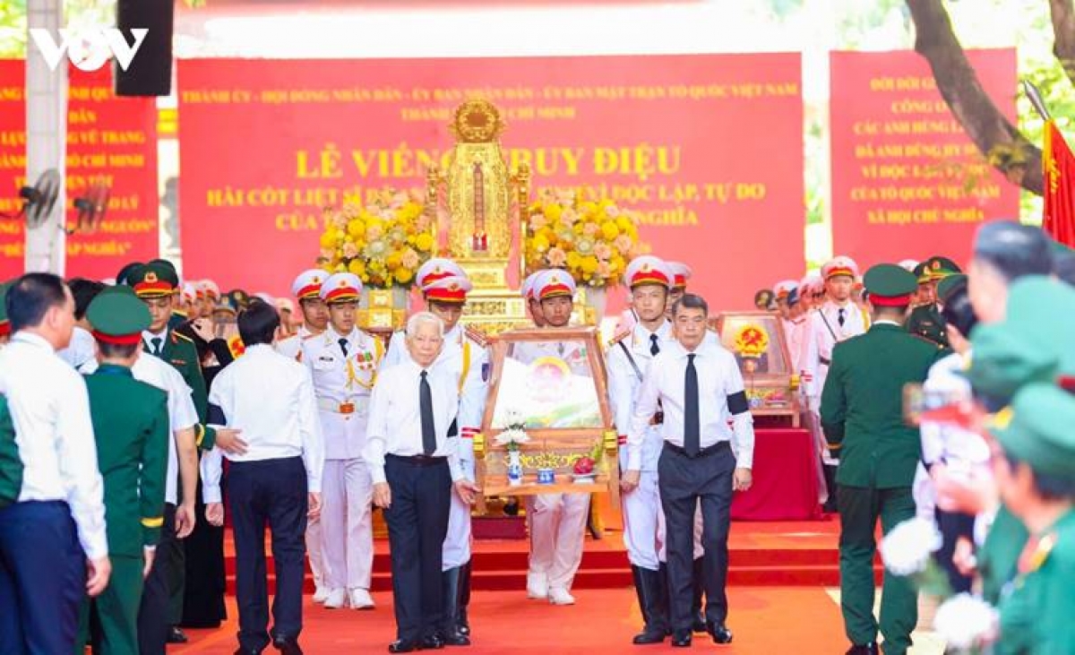 Ceremonias de homenaje y sepelio de los soldados caídos por la Patria