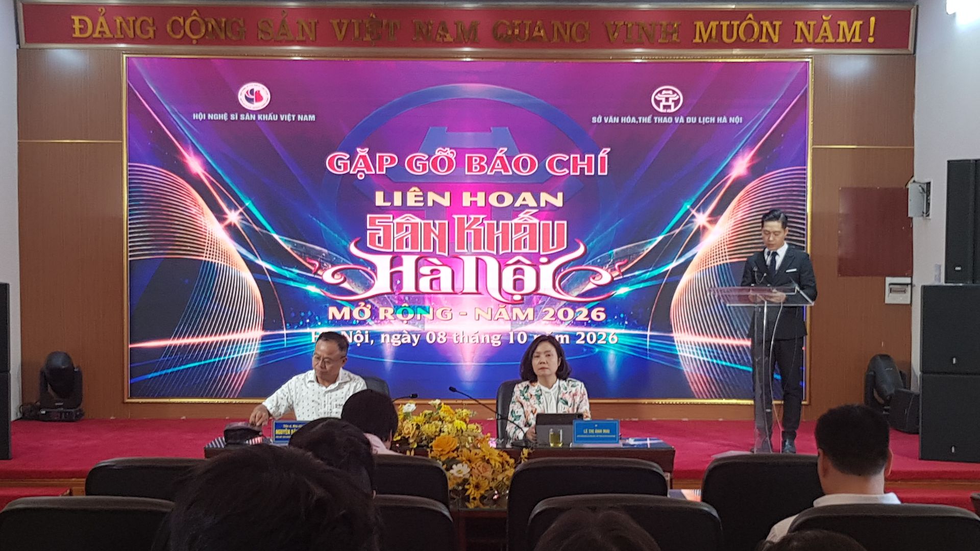 ງານມະຫະກຳເວທີການສະແດງ ຮ່າໂນ້ຍ ເປີດກວ້າງ ປີ 2026 ເຕົ້າໂຮມ 15 ຫົວໜ່ວຍສິລະປະມືອາຊີບ