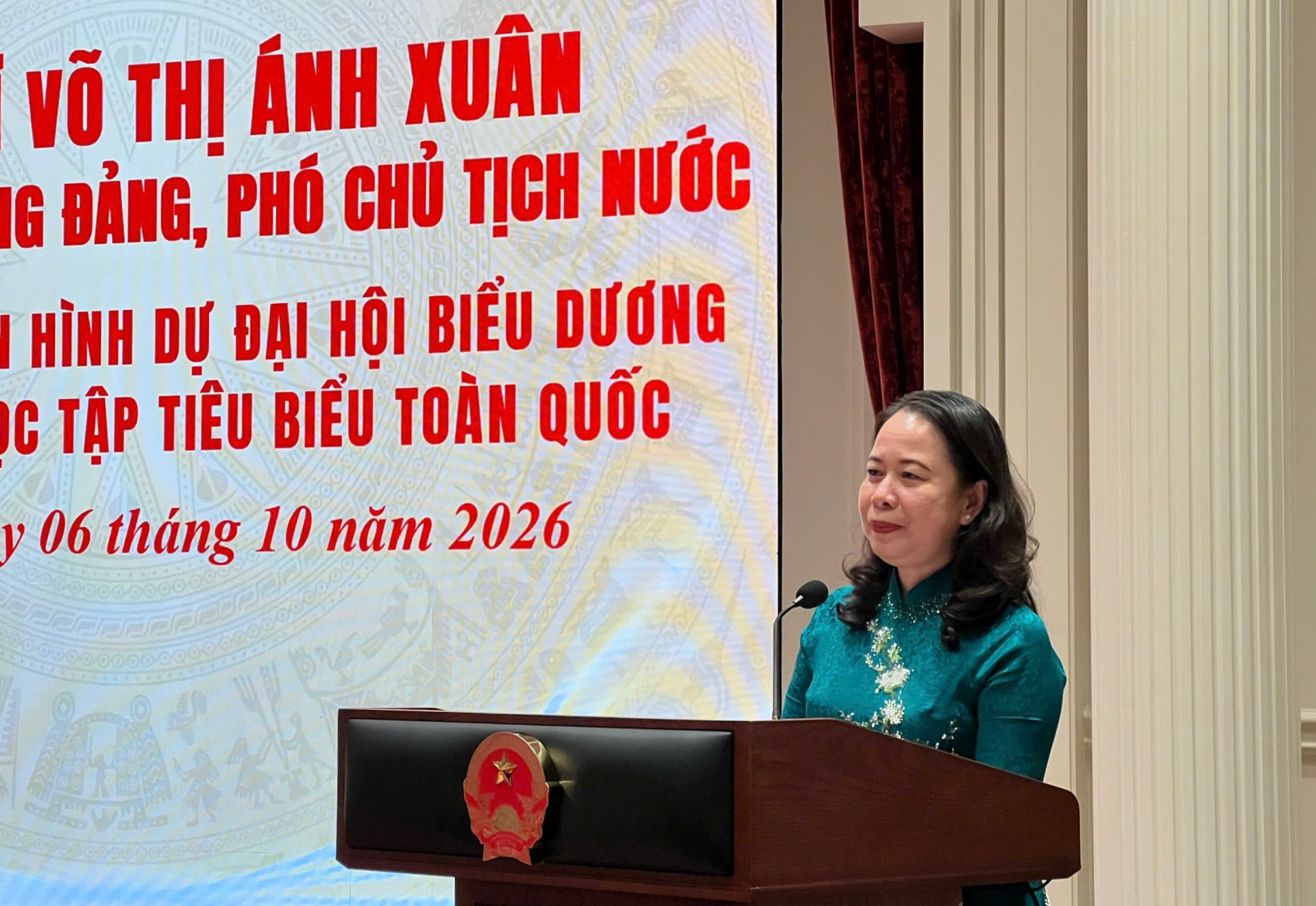 Võ Thi Anh Xuân rencontre les figures emblématiques de la promotion de l’apprentissage