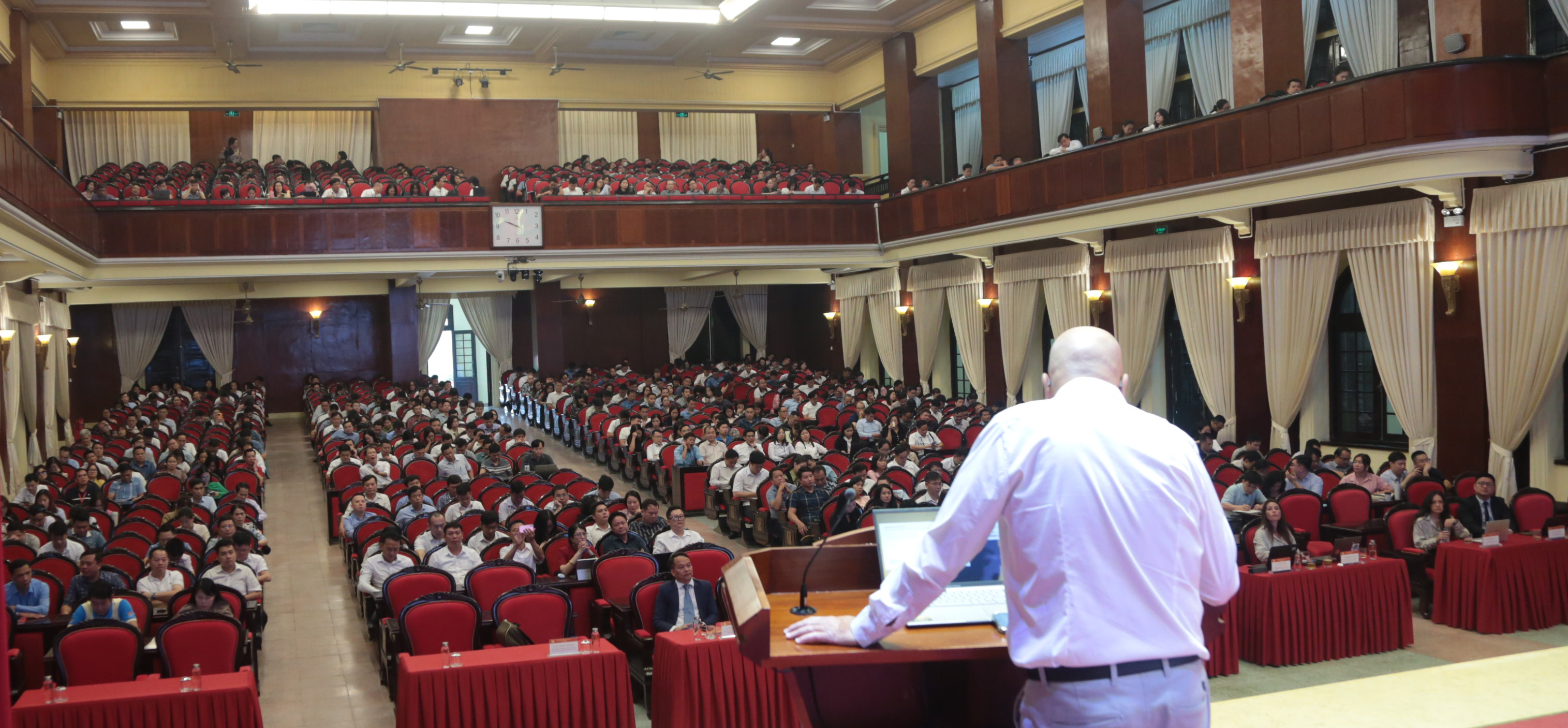 Transformation numérique et IA: trois questions pour les dirigeants et cadres vietnamiens