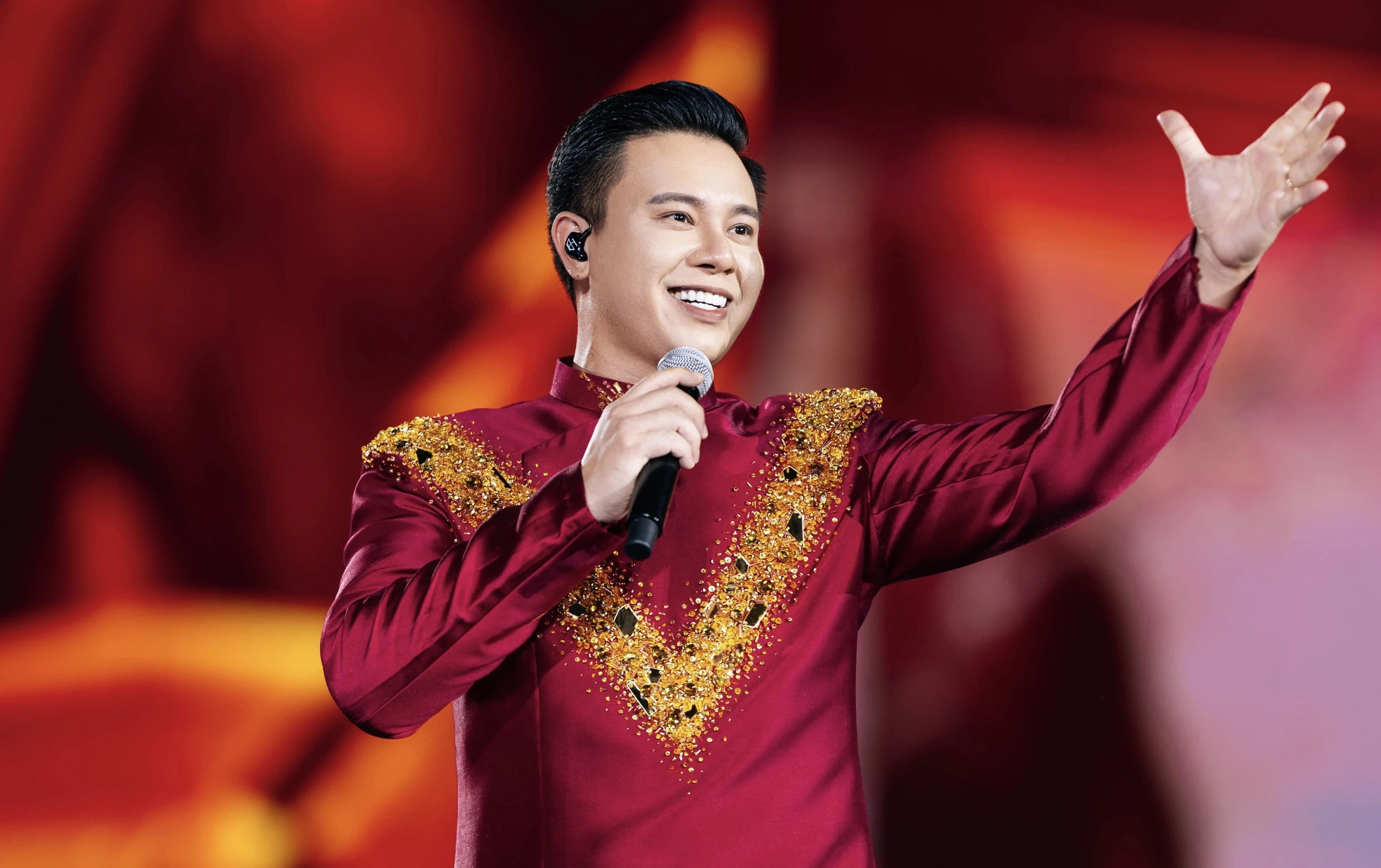 Dong Hung – Ketika Suara Penyanyi Muda Melantunkan Kecintaan Bagi Tanah Air