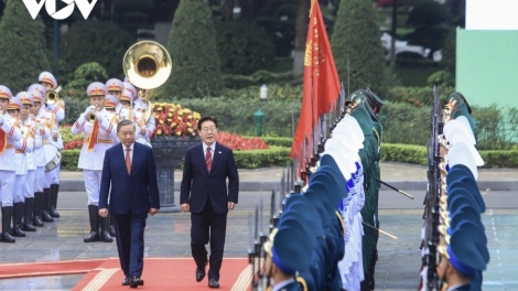 또 럼 당 서기장‧국가주석, 이재명 韓 대통령 국빈 방문 공식 환영식 주재