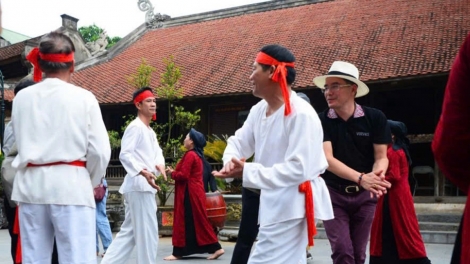 ໝູ່​ບ້ານ​ຂັບ ຊວານບູ​ຮານ ກະ​ກຽມ​ໃຫ້​ແກ່​ງານ​ບຸນ​ວິ​ຫານ ຮຸ່ງ