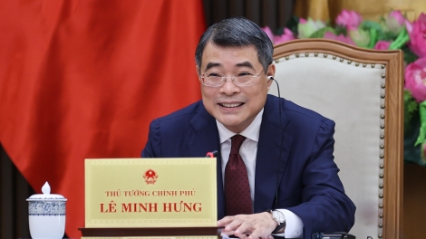 Vietnamese Prime Minister holds phone talks with Singaporean counterpart