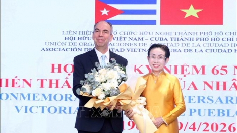 Họp mặt kỷ niệm 65 năm Ngày chiến thắng Giron của nhân dân Cuba