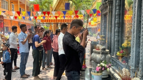 クメールの人々　正月チョル・チョナム・トメイを祝う