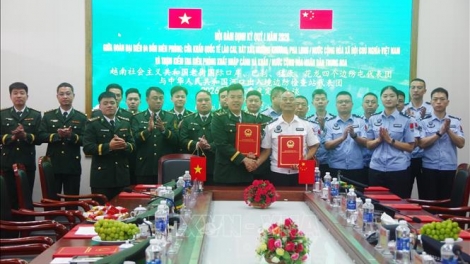 Hội đàm và trao danh hiệu Sứ giả hữu nghị Việt Nam – Trung Quốc