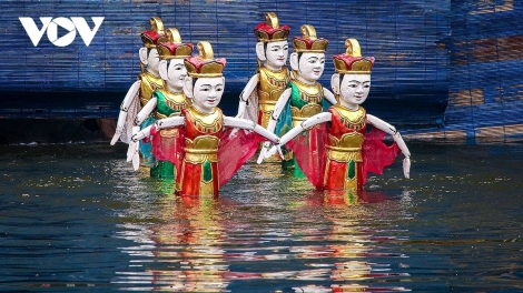 ອະນຸລັກຮັກສາສິລະປະຟ້ອນຕຸກກະຕານ້ຳຢູ່ໝູ່ບ້ານ ຮົ່ງຟອງ