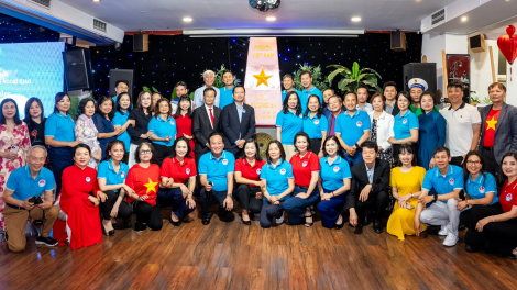 "Xanh hóa" Trường Sa từ những tấm lòng người Việt tại Ba Lan