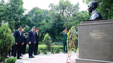 Le Premier ministre Lê Minh Hung rend hommage à Hô Chi Minh à New Delhi