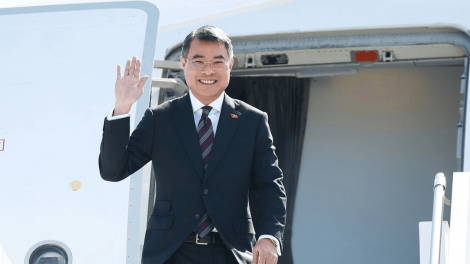Le Premier ministre Lê Minh Hung part pour le 18e Sommet des BRICS