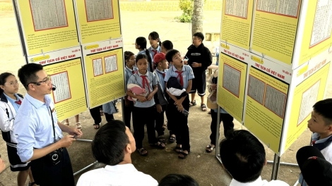 Exhibition highlights historical evidence of Vietnam’s sovereignty over Hoang Sa, Truong Sa