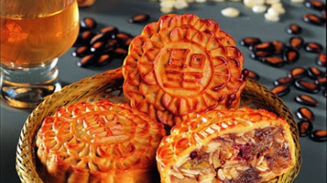 Mooncakes get modifications in China