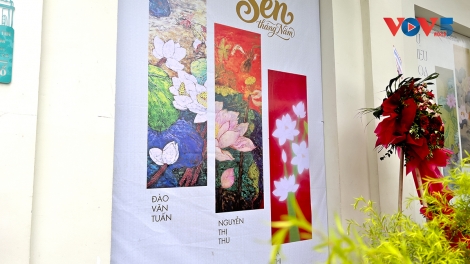 Lotus-themed exhibition honors President Ho Chi Minh