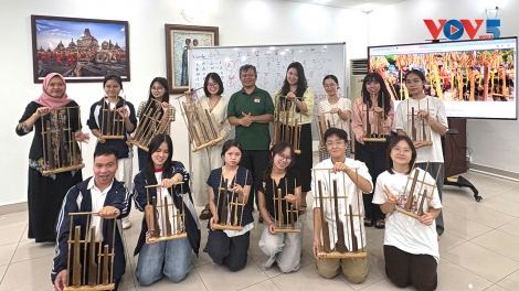 Angklung – Mendekatkan Budaya Indonesia dengan Maysarakat Vietnam Melalui Alat Musik Tradisional