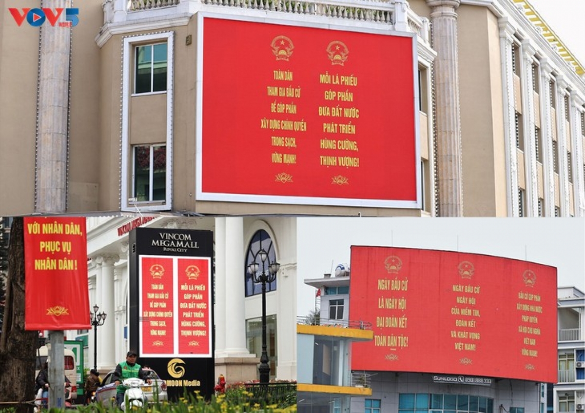 จอ LED ขนาดใหญ่ตามถนนสายสำคัญด้านการจราจรของกรุงฮานอยเผยแพร่ข้อมูลประชาสัมพันธ์เกี่ยวกับการเลือกตั้งสมาชิกสภาแห่งชาติสมัยที่ 16 และสมาชิกสภาประชาชนทุกระดับ วาระปี 2026 – 2031