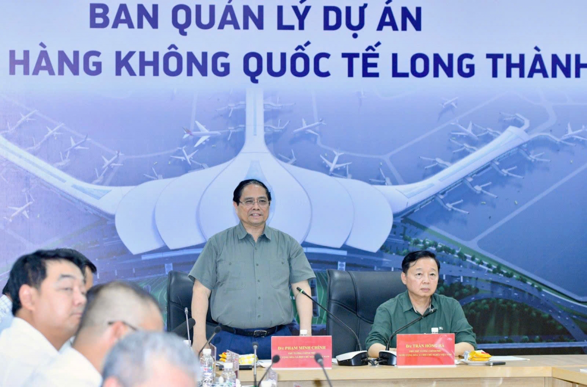 លោកនាយករដ្ឋមន្រ្តី អញ្ជើញថ្លែងនៅក្នុងជំនួបធ្វើការ។ (រូបថត៖ VOV)