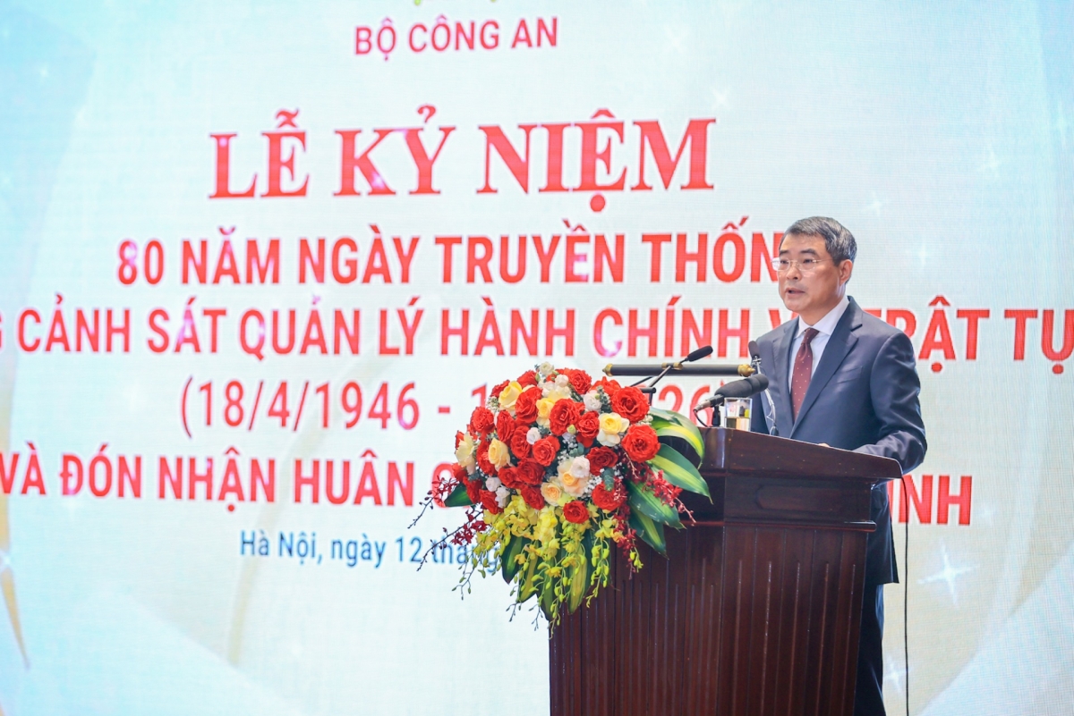 PM Le Minh Hung berpidato. Foto: VGP