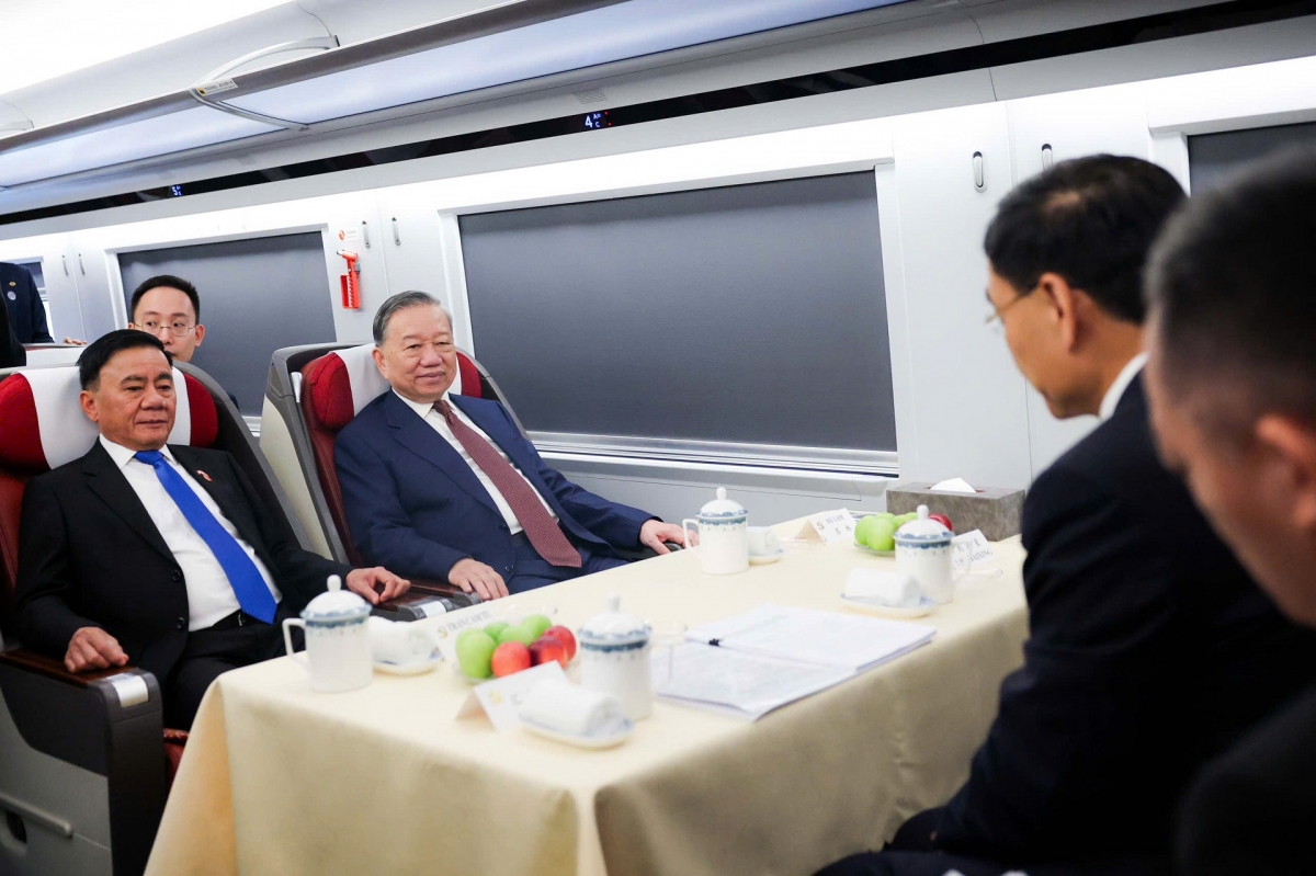 Hingga awal tahun 2026, sistem kereta api operasional Tiongkok memiliki total panjang 165.000 km. Foto: Van Hieu/VOV