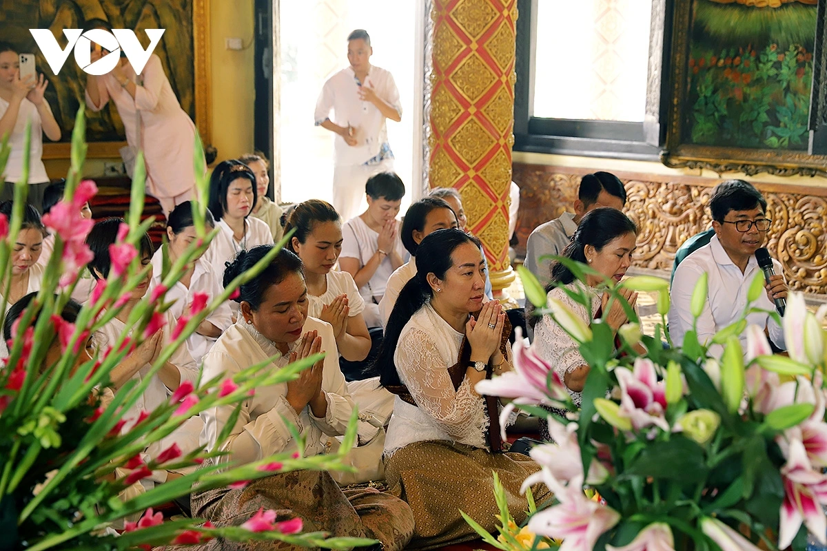 Tết Chôl Chnăm Thmây không chỉ là một ngày Tết truyền thống, mà còn là sợi dây bền chặt kết nối cộng đồng, nơi những giá trị văn hóa Khmer được gìn giữ, nâng niu và tiếp nối qua từng thế hệ, lặng lẽ mà bền bỉ tỏa sáng giữa đời sống hôm nay.