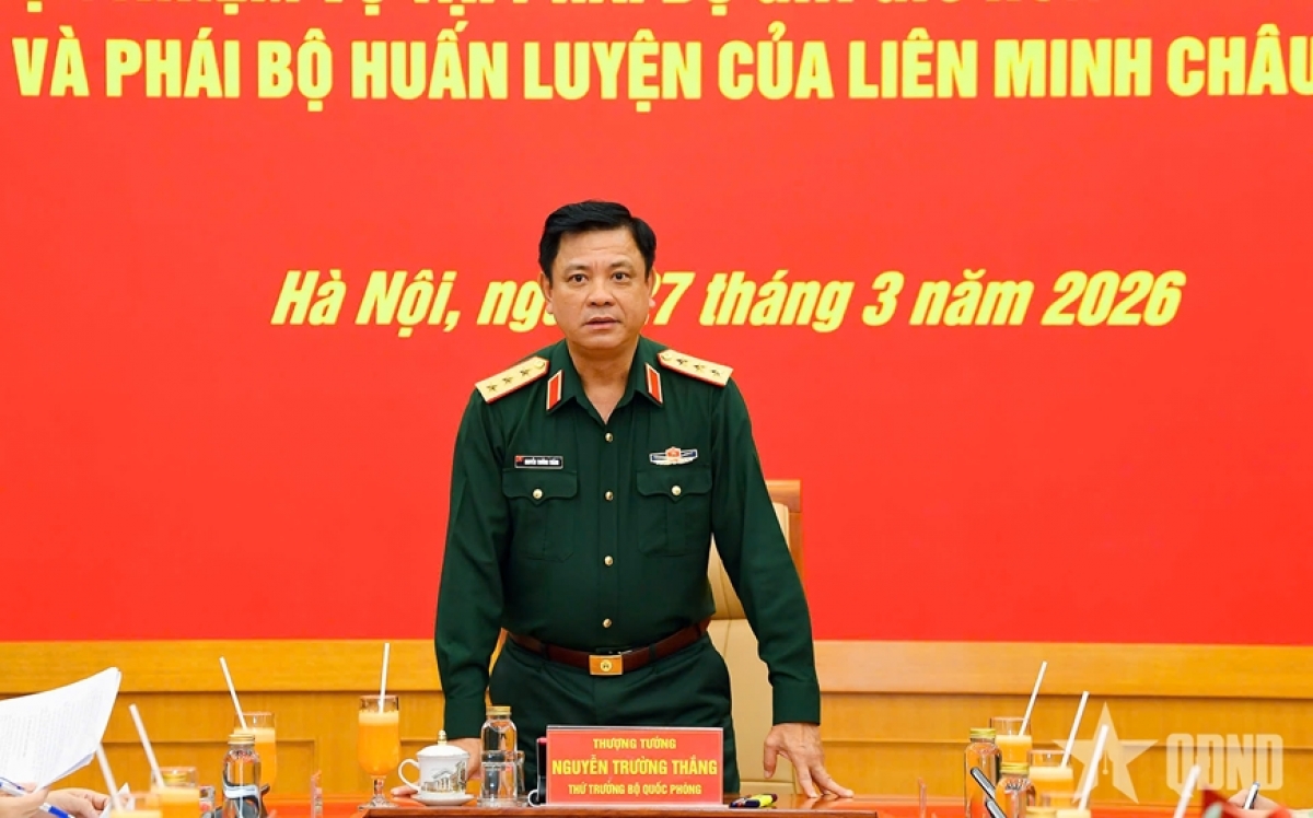 グエン・チュオン・タン国防副大臣、授与式を主宰（写真：qdnd.vn）