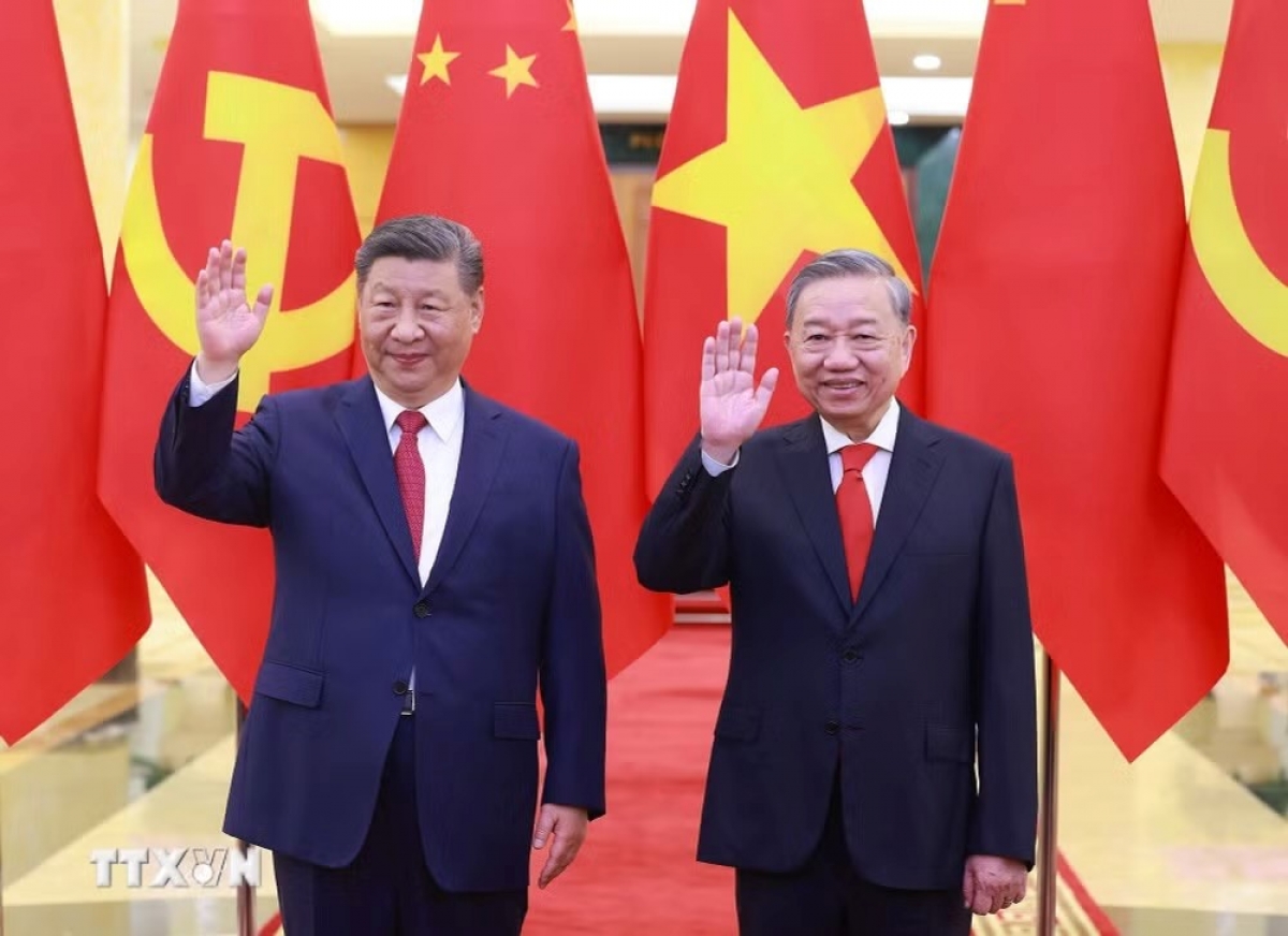 On the afternoon of April 14, 2025, at the Party Central Committee Headquarters, General Secretary To Lam held talks with General Secretary and President of China Xi Jinping, who was on a state visit to Vietnam. (Photo: Thong Nhat/VNA)
