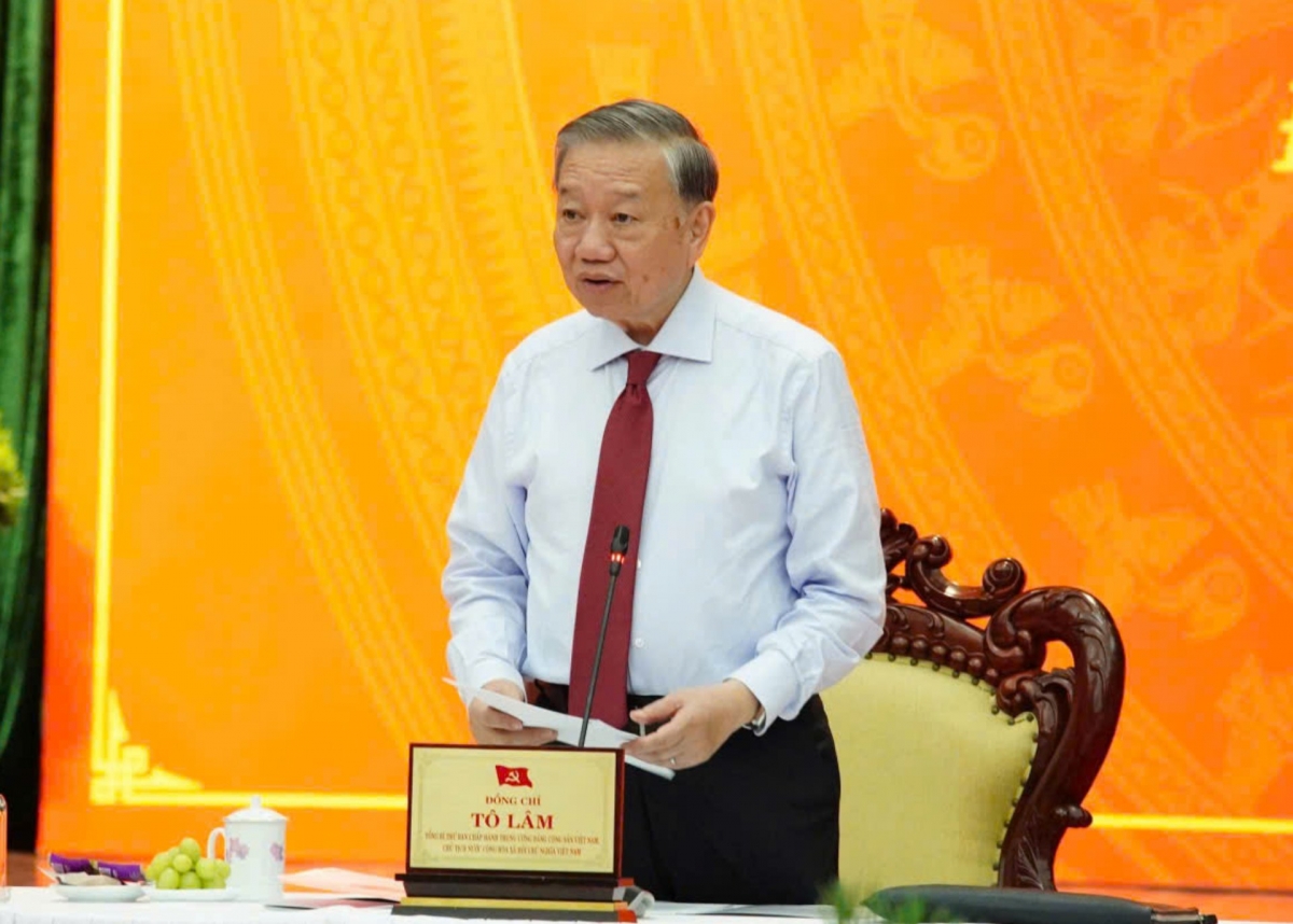 Party General Secretary and State President To Lam speaks at the working session. Photo: Van Hieu/VOV