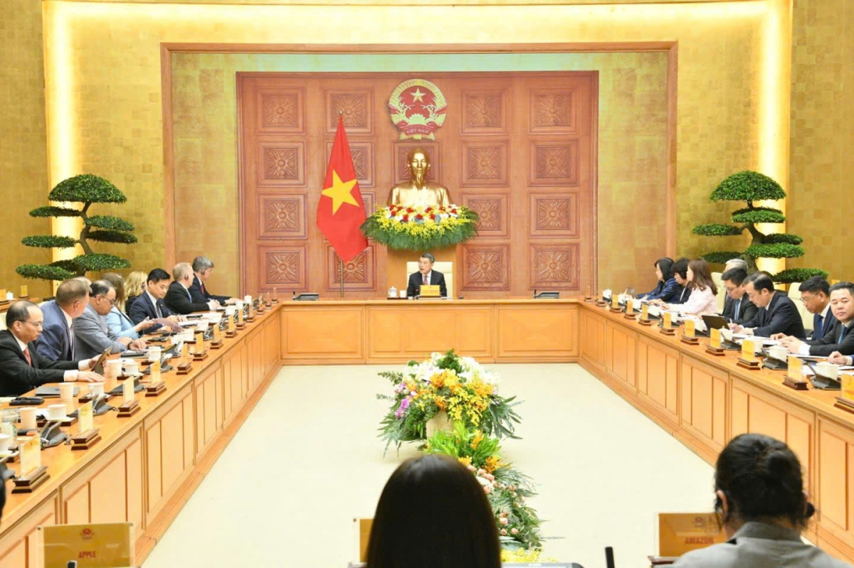 Scene of the working session. Photo: Lai Hoa/VOV