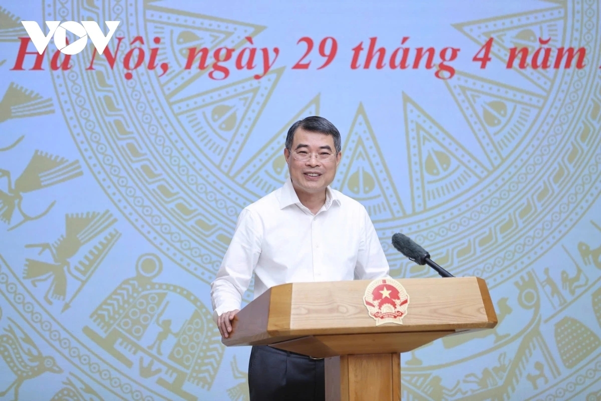 PM Le Minh Hung berbicara pada pertemuan tersebut (Foto: Viet Cuong/VOV)