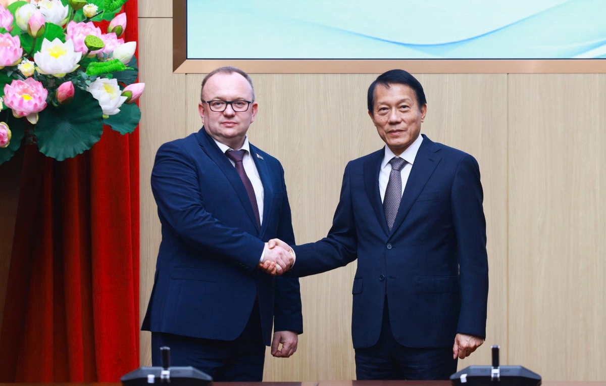 Bộ trưởng Lương Tam Quang và ngài Volkov Alexei Aleksandrovich. Ảnh: Việt Cường/VOV