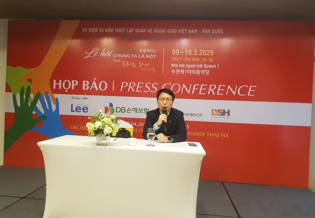 Ông Park Han Woong, chuyên gia cao cấp DB Insurance, phát biểu tại họp báo