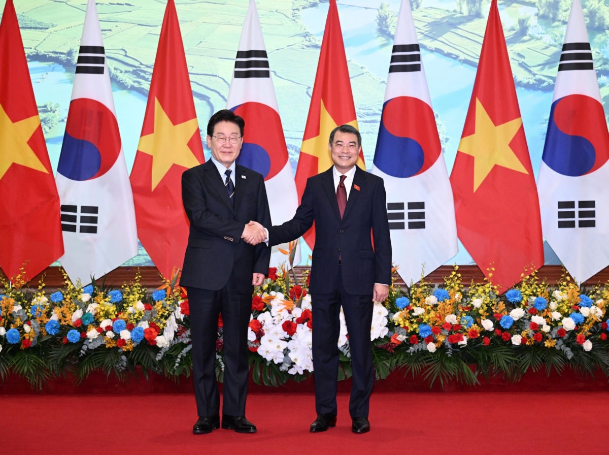 越南政府总理黎明兴与韩国总统李在明。