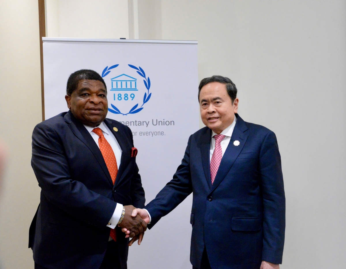 マン国会議長とIPUの事務局長