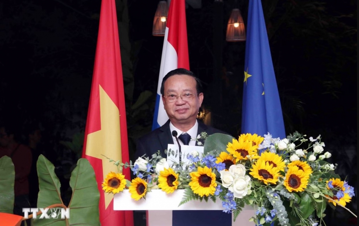 Ông Bùi Minh Thạnh, Phó Chủ tịch Ủy ban Nhân dân Thành phố Hồ Chí Minh phát biểu chúc mừng. Ảnh: Xuân Khu/TTXVN