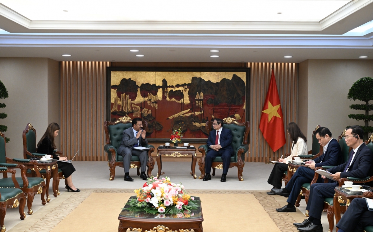 El primer ministro de Vietnam, Pham Minh Chinh, recibe al embajador de Kuwait, Yousef Ashour Al-Sabbag. Foto: VOV