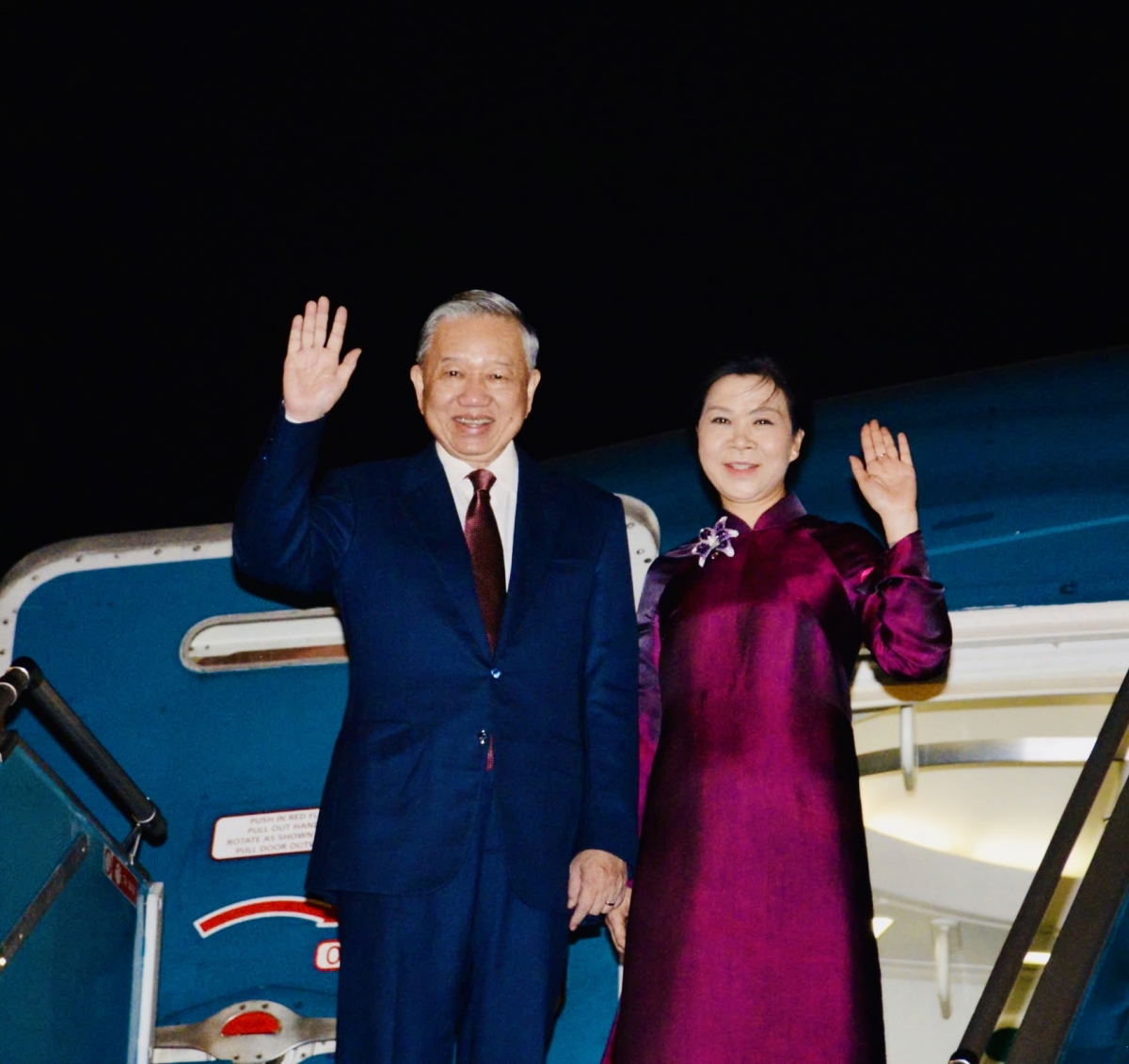 Tổng Bí thư, Chủ tịch nước Tô Lâm và Phu nhân lên đường thăm cấp Nhà nước đến Trung Quốc. Ảnh: VOV