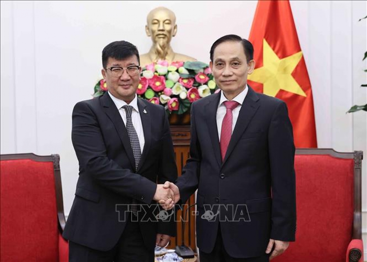 រដ្ឋមន្ត្រីការបរទេសលោក ឡេ ហយ ទ្រុង ទទួលជួបឯកអគ្គរដ្ឋទូតម៉ុងហ្គោលី។ រូបថត៖ An Đang/TTXVN