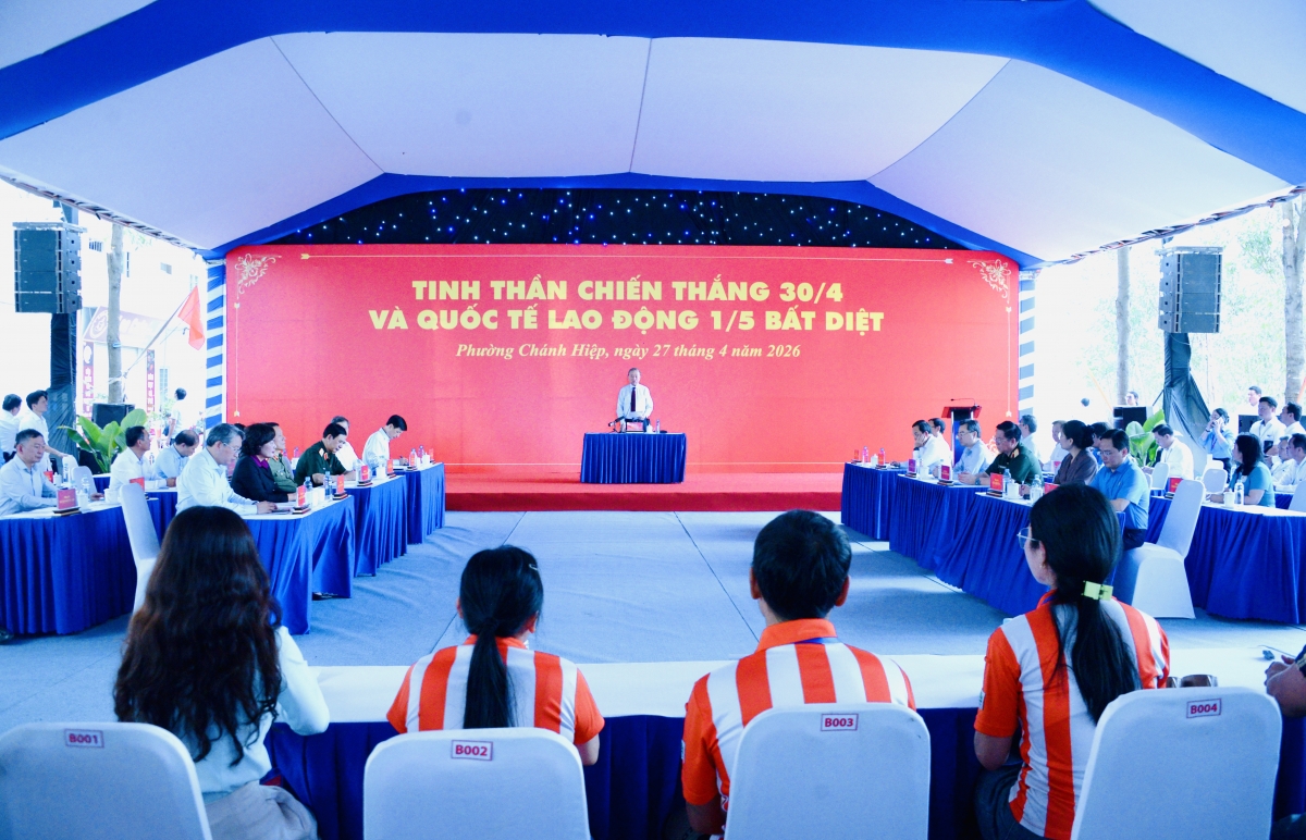 เลขาธิการใหญ่พรรค ประธานประเทศ โตเลิม พบปะกับแรงงานกรรมกร 200 คน