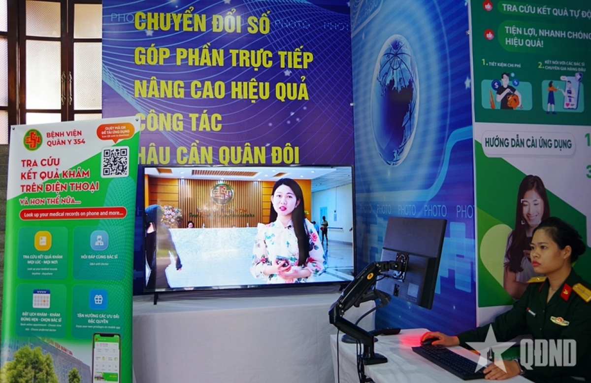 El Hospital Militar 354 intensifica las labores de divulgación sobre la transformación digital. Foto: Minh Thang/qdnd.vn