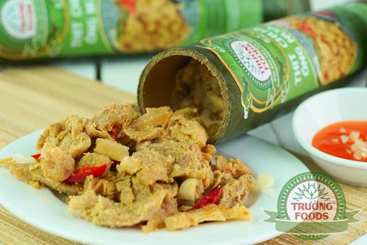 Sour pork is a specialty of Phu Tho province. (Photo: Truong Foods)