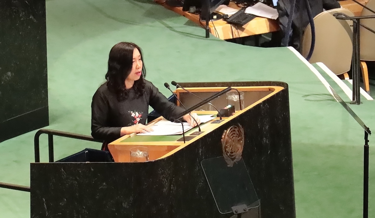 La vice-ministre Lê Thi Thu Hang prend la parole lors de la conférence. Photo: VOV