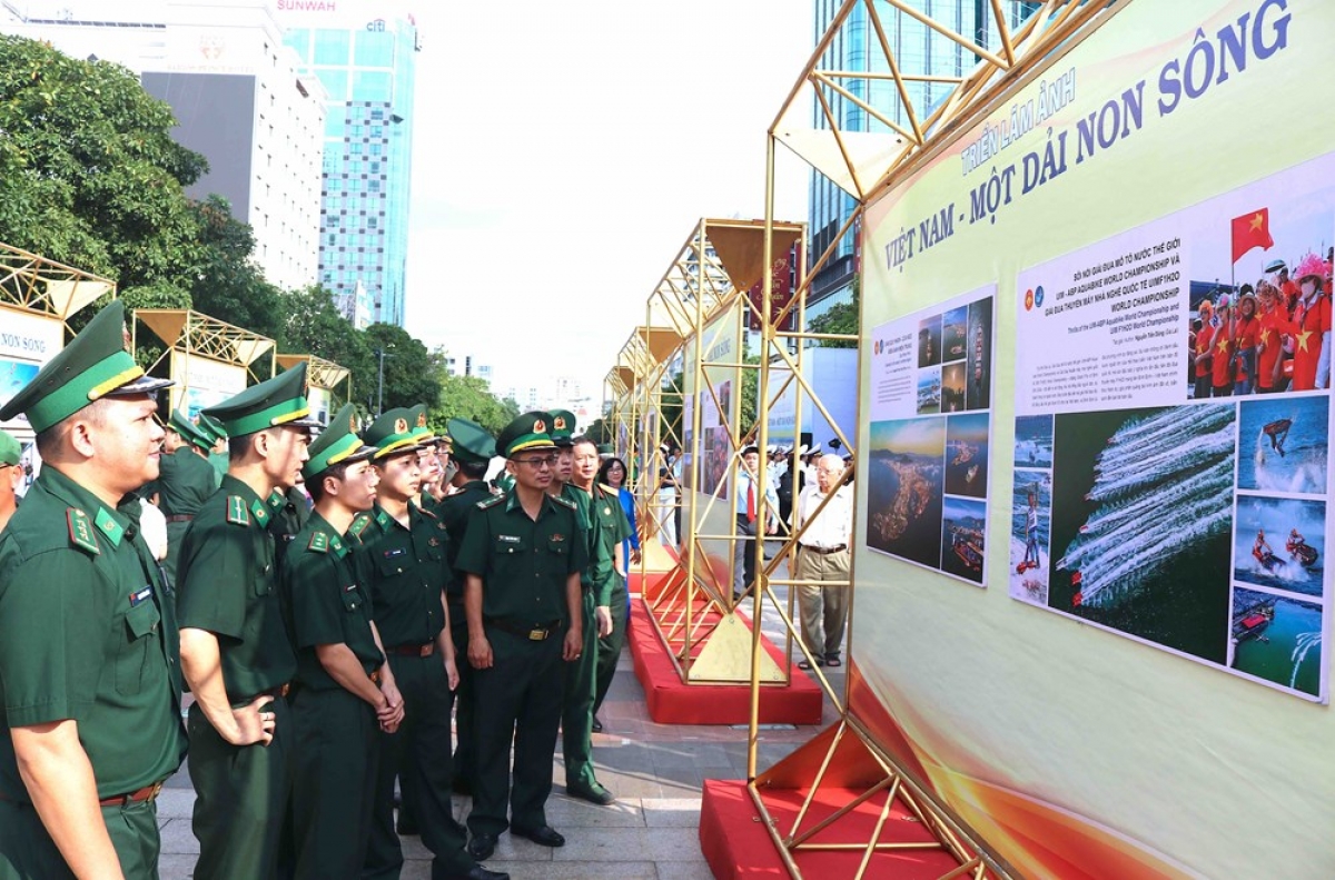 Blick auf die Ausstellung. (Foto: baovanhoa.vn)
