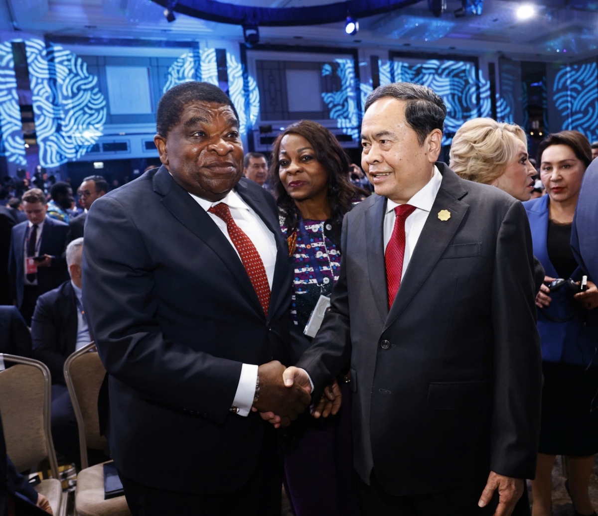 Chủ tịch Quốc hội Trần Thanh Mẫn trao đổi với Tổng Thư ký IPU Martin Chungong.<br>
Ảnh: VOV-Lê Tuyết