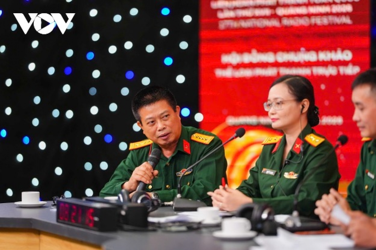 ...Với bản lĩnh và trí tuệ, đội ngũ sĩ quan quân đội đã và đang trở thành nhân tố nòng cốt góp phần tăng cường, củng cố quốc phòng, an ninh ngày càng vững chắc; tạo lập môi trường hòa bình, ổn định cho phát triển kinh tế. Đó cũng là tiền đề quan trọng để chúng ta hiện thực hóa khát vọng về một Việt Nam hùng cường và thịnh vượng trong kỷ nguyên mới. Mục đích của chủ trương này là xây dựng khu vực phòng thủ vững chắc từ cơ sở, tháo gỡ khó khăn khi triển khai chính quyền địa phương hai cấp, phục vụ mục tiêu phát triển quân đội Tinh - Gọn - Mạnh...".